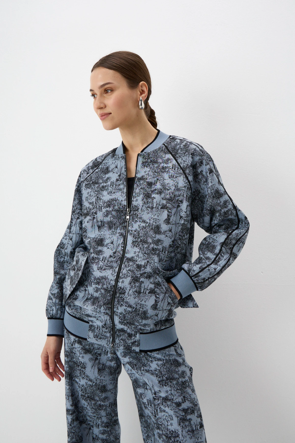 Бомбер "Гравюры северной сказки" 0 Бомбер "Гравюры северной сказки" 0