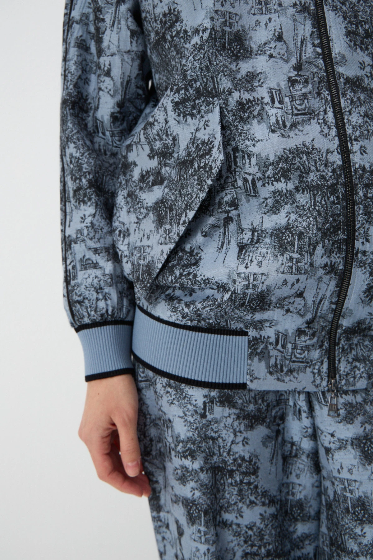 Бомбер "Гравюры северной сказки" 1 Бомбер "Гравюры северной сказки" 1