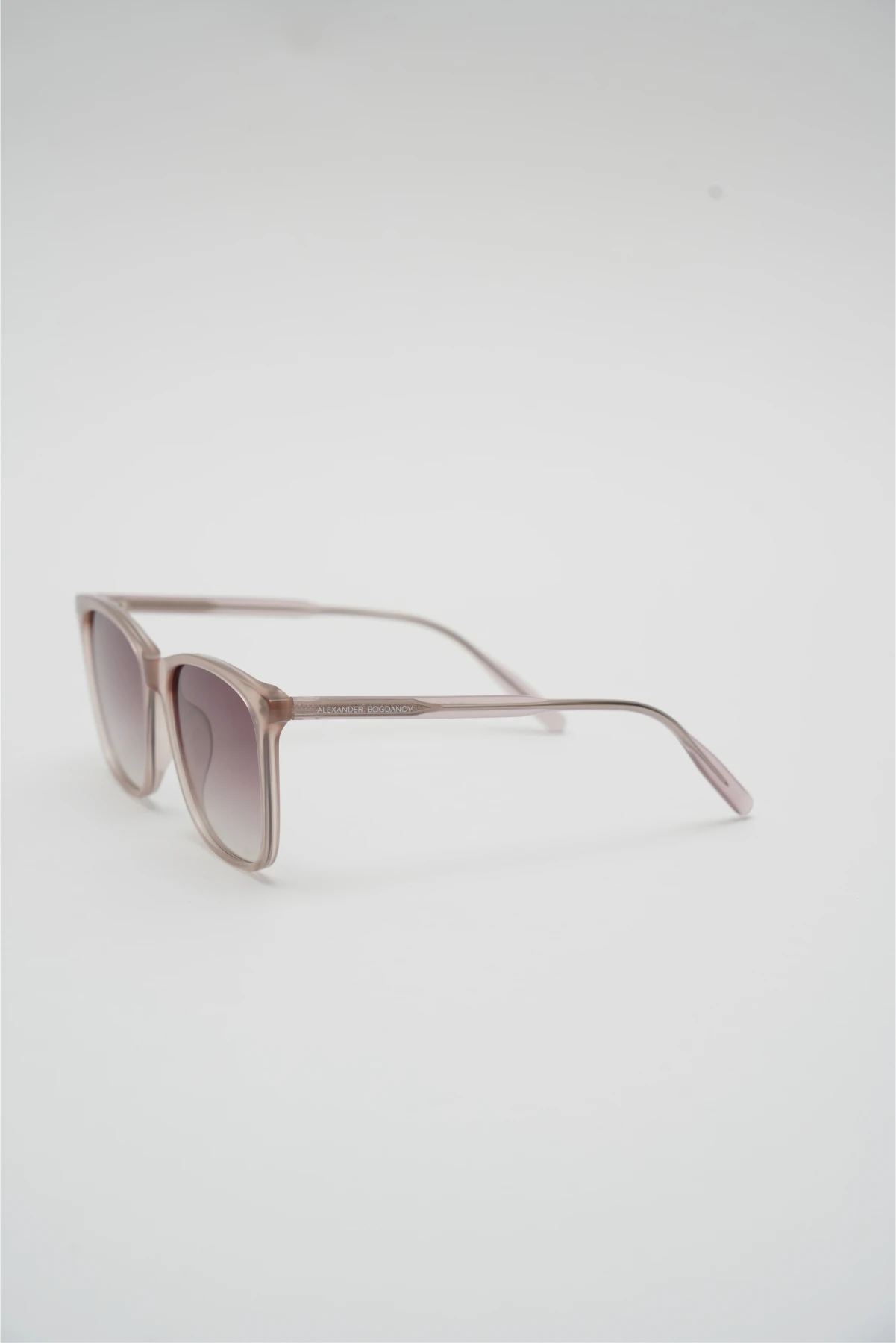 09-01-011 Очки розовые с футляром 2