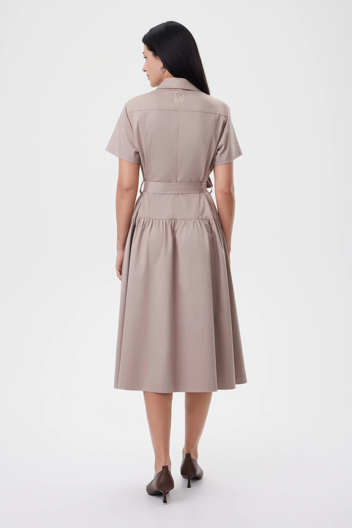 Платье с поясом «Оттенки миндаля» 2