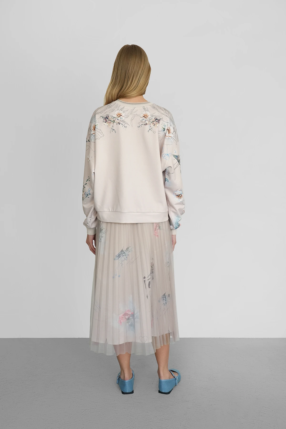 Свитшот "Романтика приключений" 3