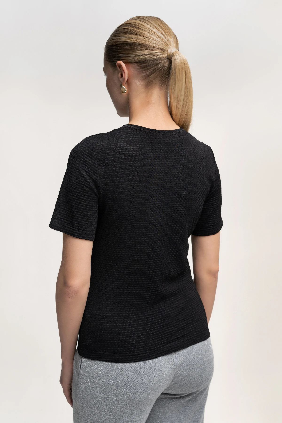 Футболка черная 2