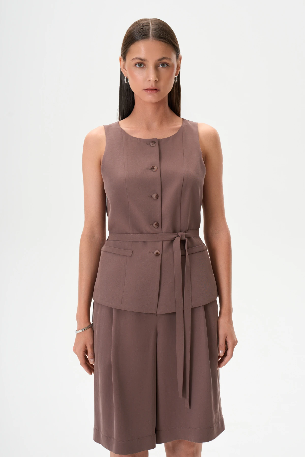 Жилет шоколадный 6