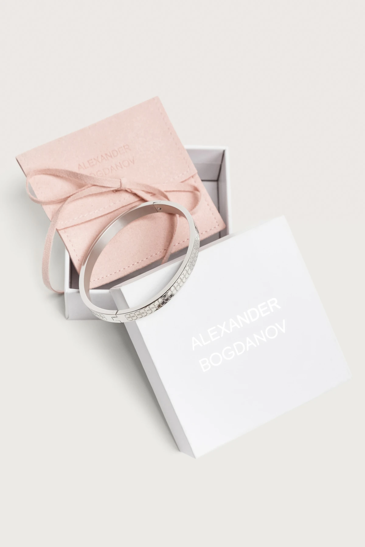 Браслет "88" с чехлом 1