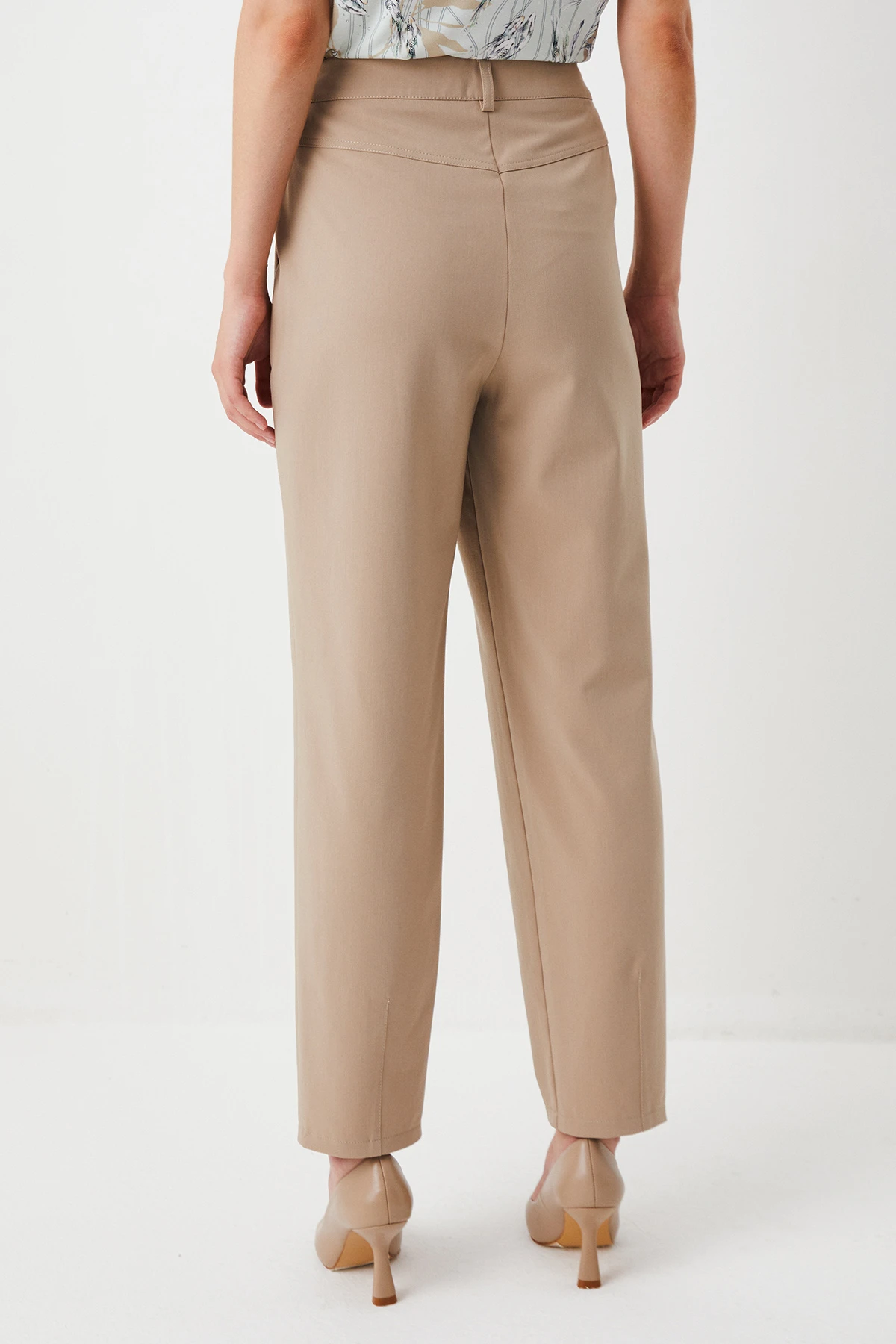 Брюки бежевые 3