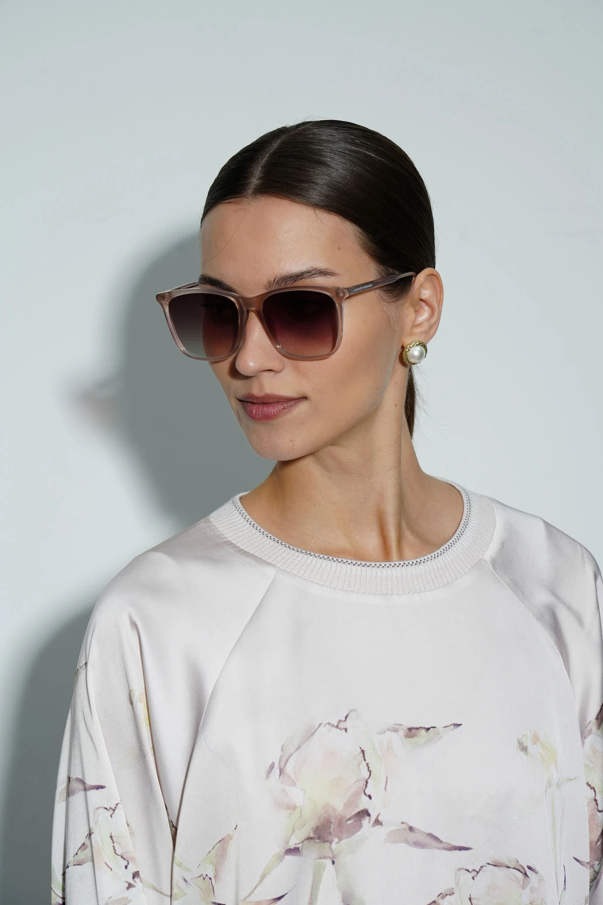 09-01-011 Очки розовые с футляром 4