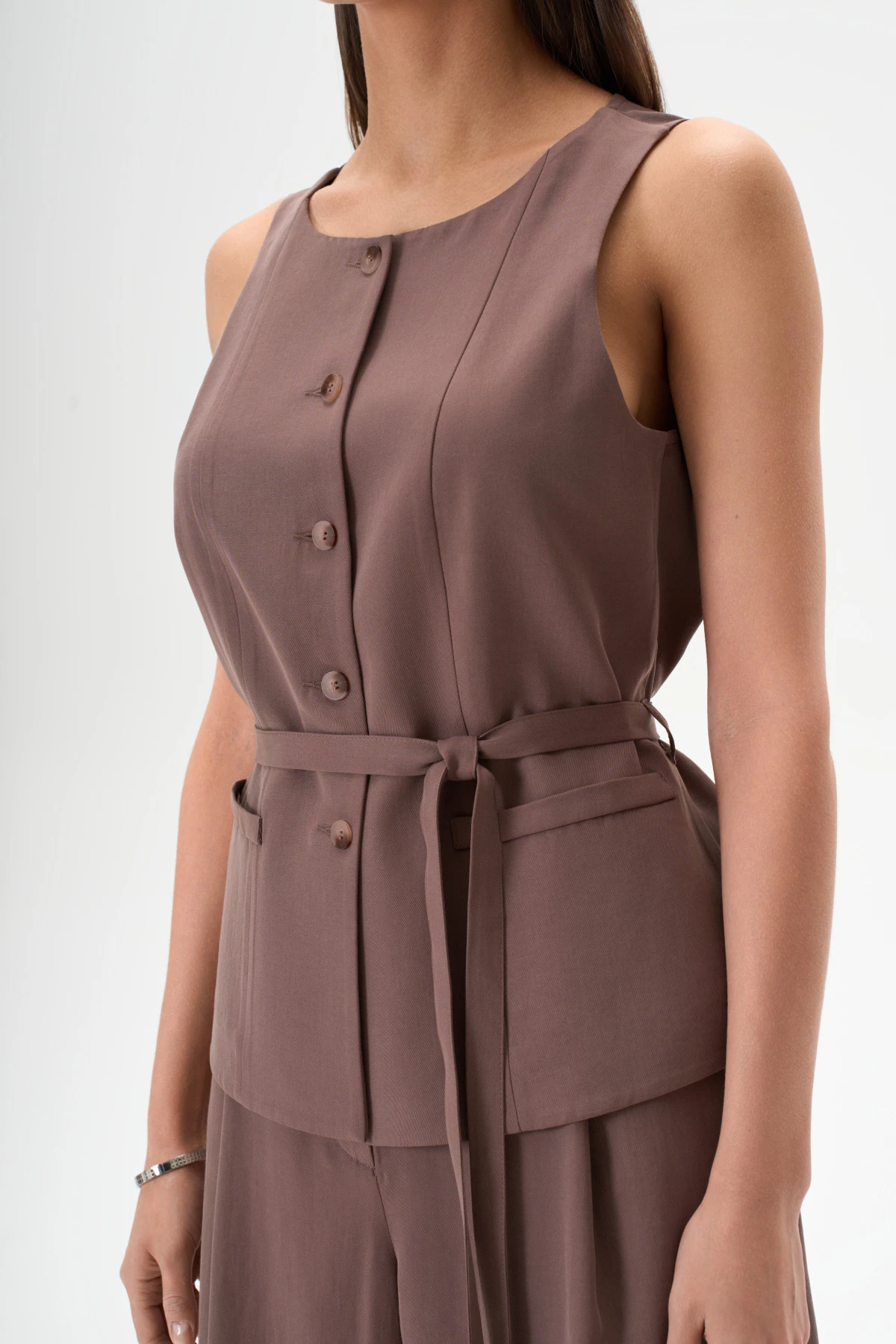 Жилет шоколадный 5