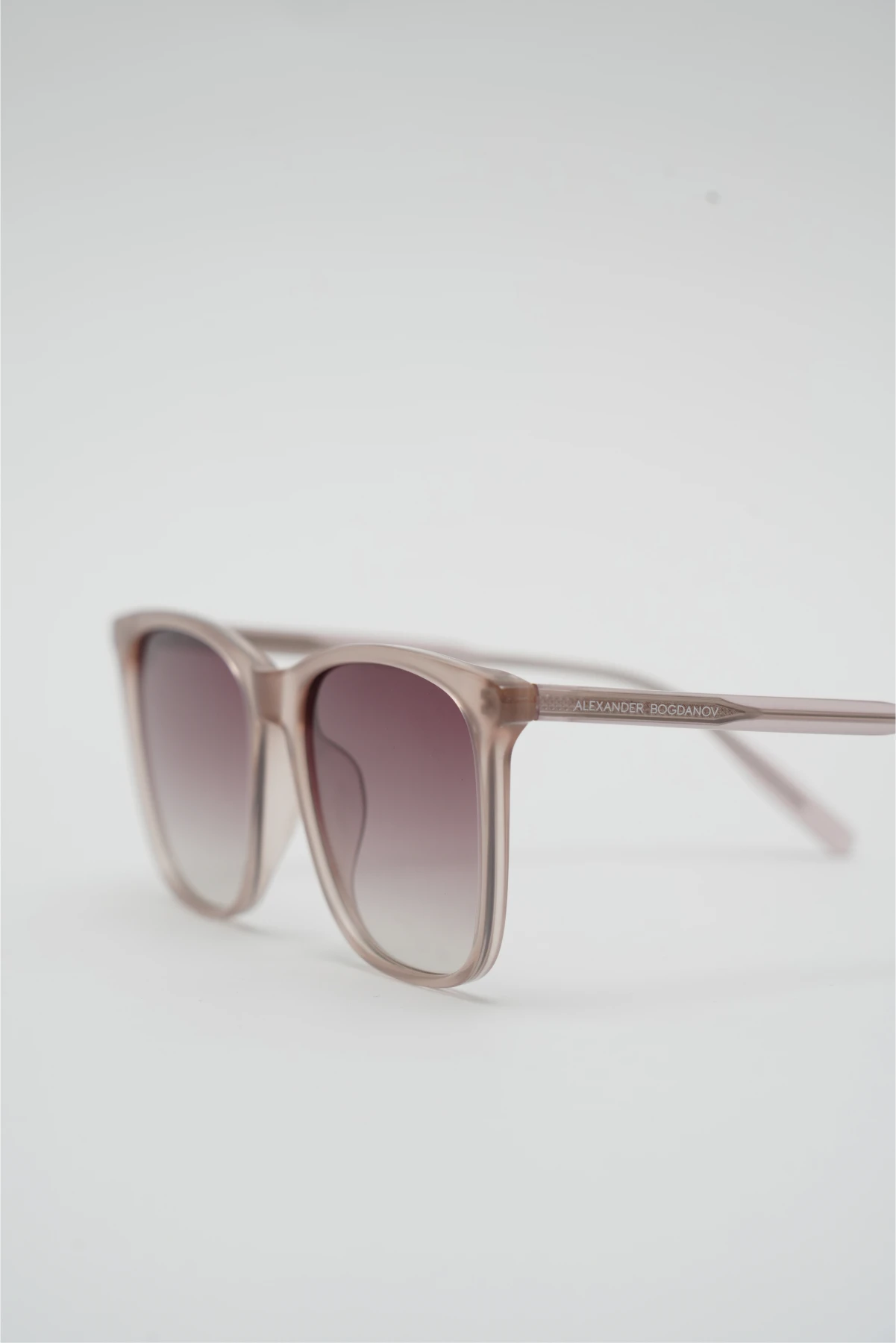 09-01-011 Очки розовые с футляром 1