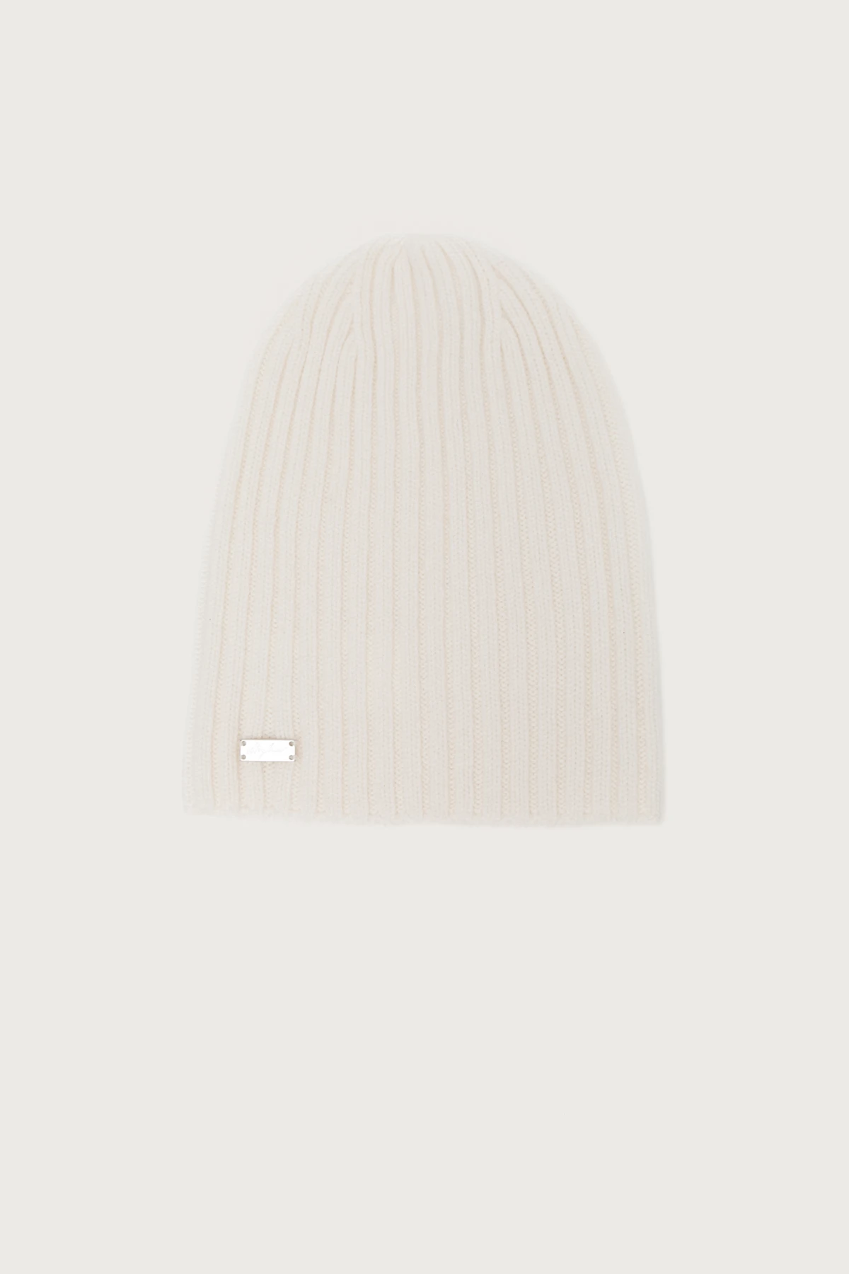 Шапка молочная 1