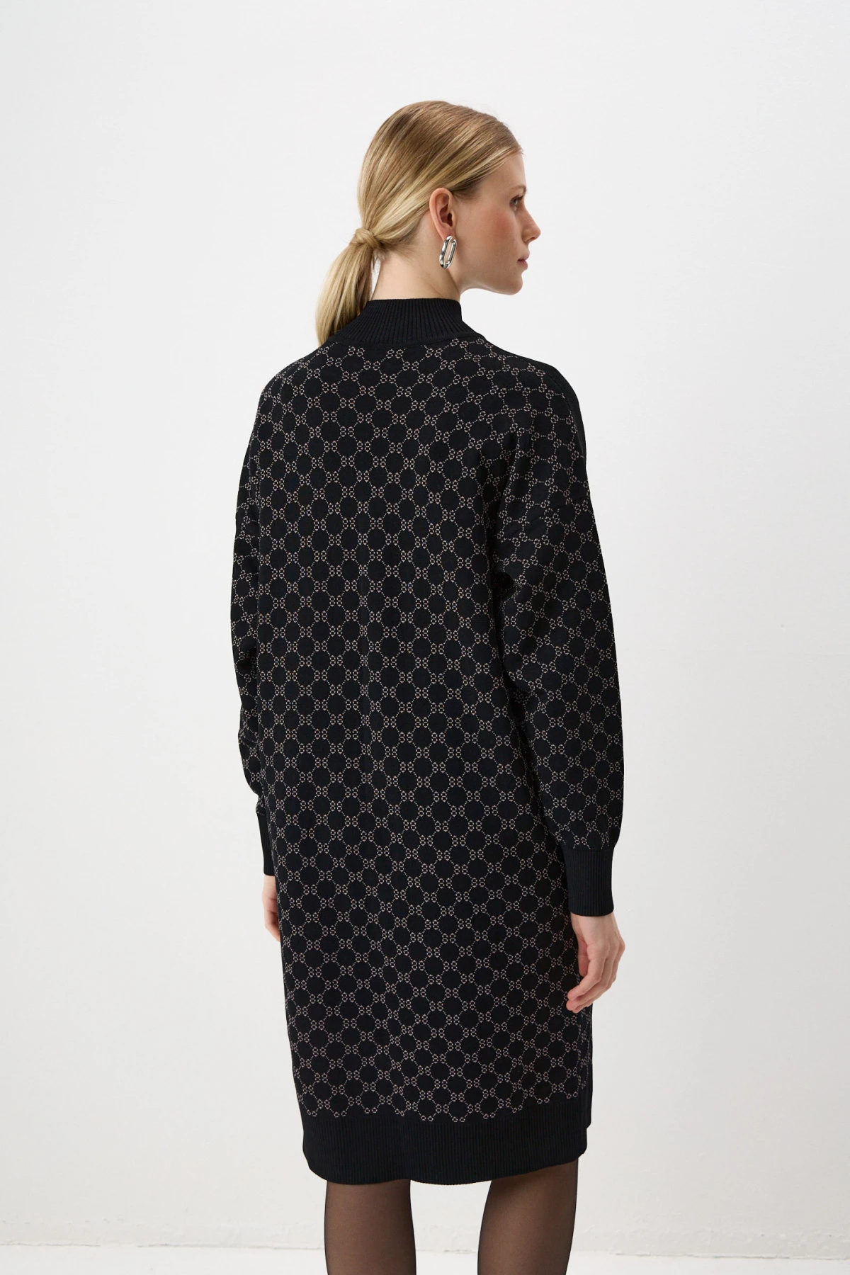 Платье вязаное "Гармония контрастов" 3