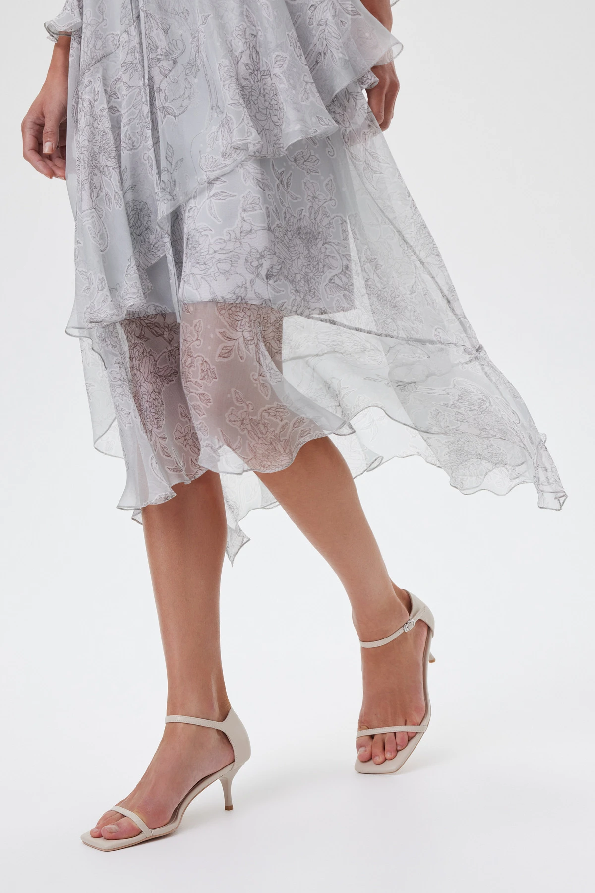 Платье с поясом "Небесная симфония" 2