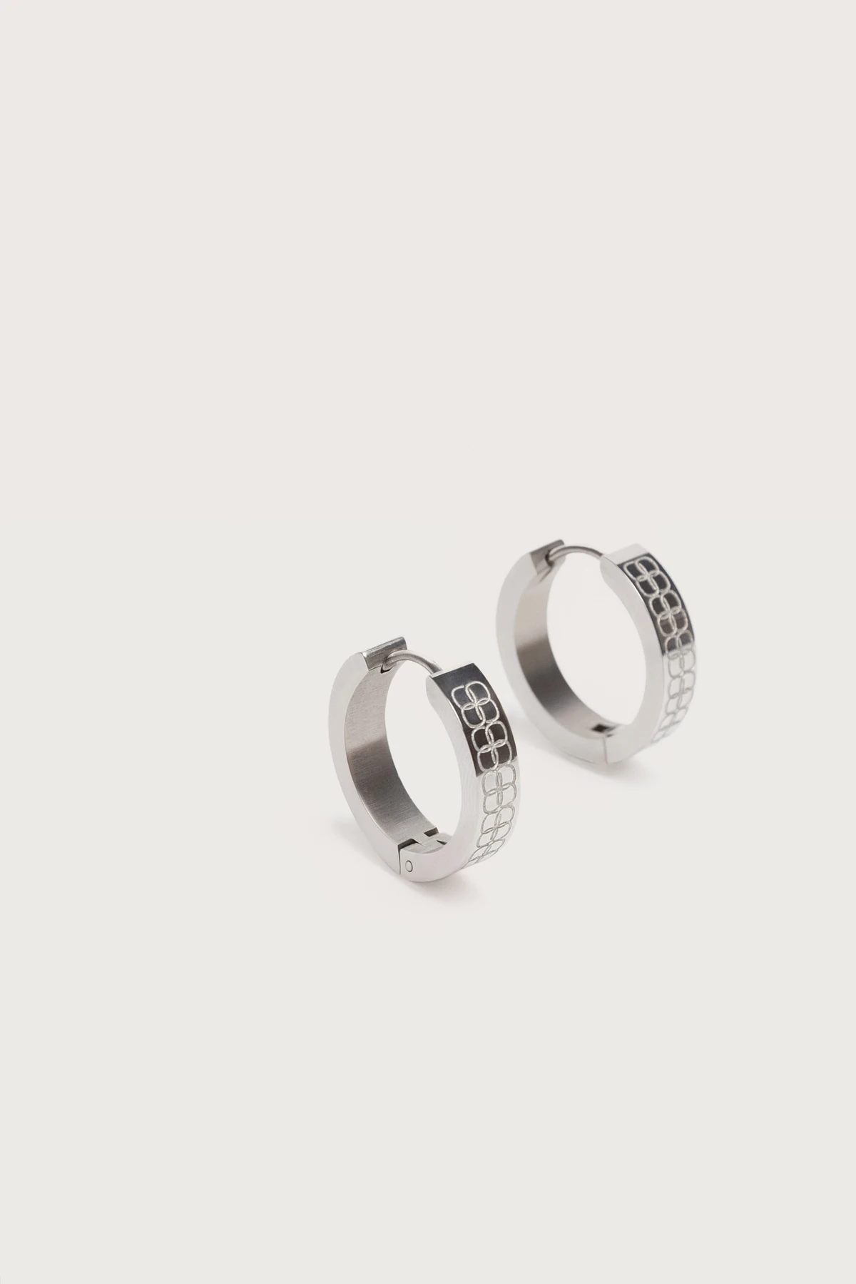 Серьги "88" с чехлом 1