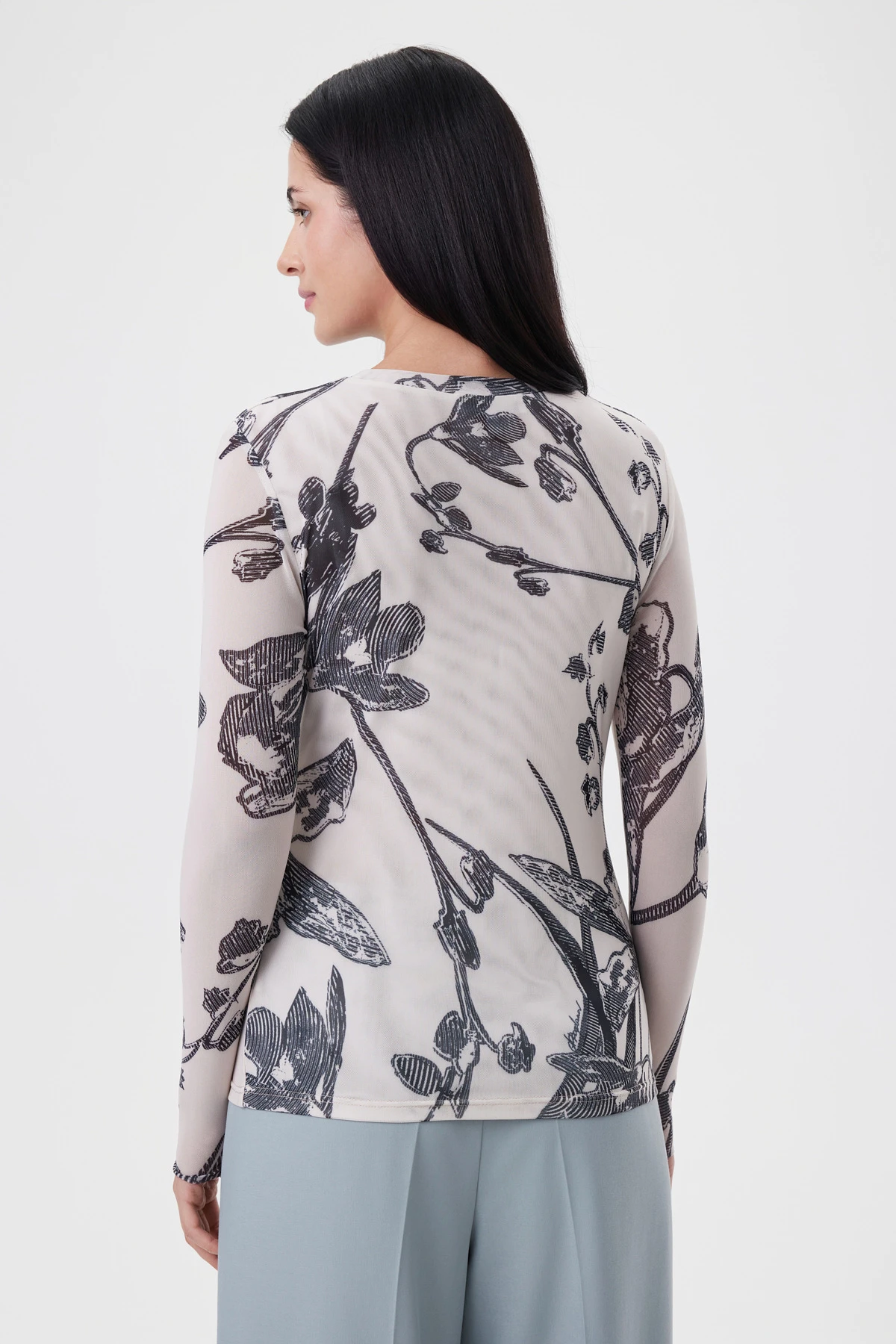 Джемпер "Силуэт весны" 3