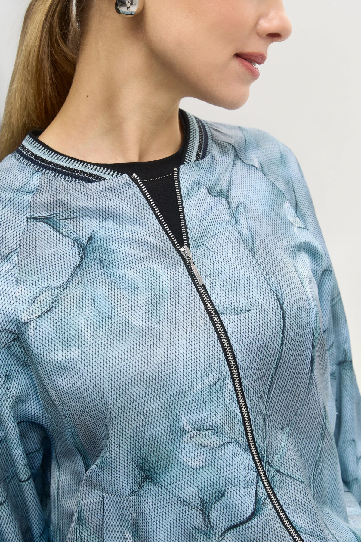 Бомбер "Мистика света" 1