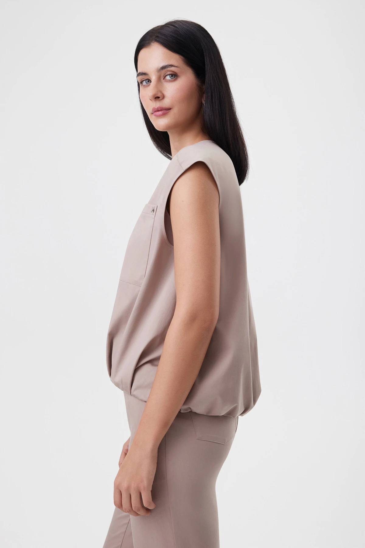 Жилет «Оттенки миндаля» 4