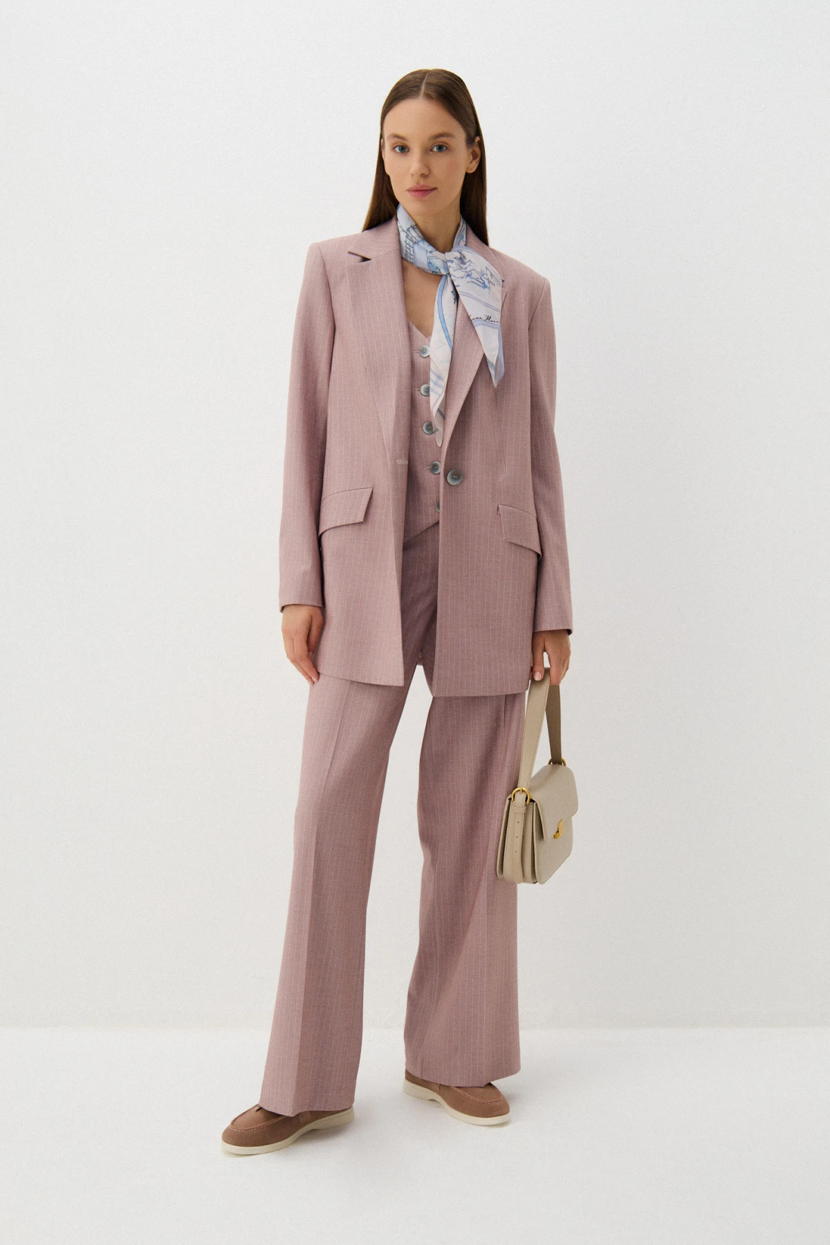 Жилет  "Бархатная нить" 2