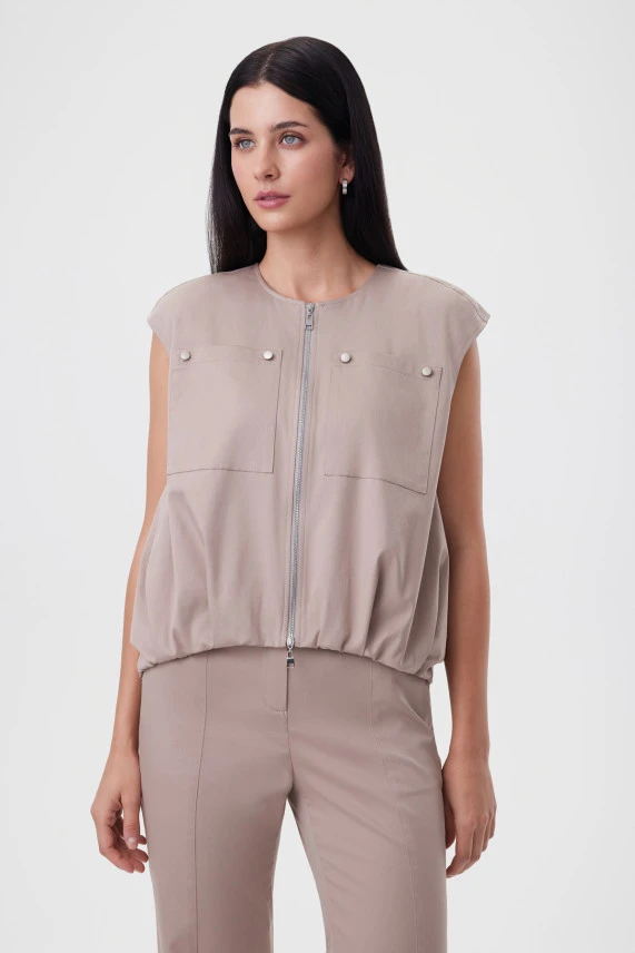 Жилет «Оттенки миндаля»
