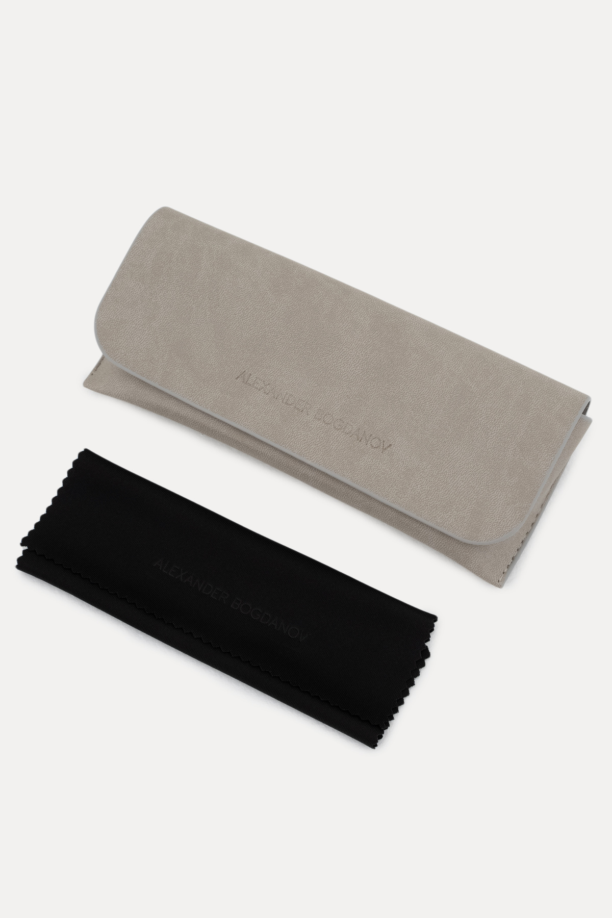 Очки белые с футляром 5